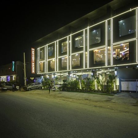 Hotel Park Tree Near Delhi Airport New Delhi Exteriör bild