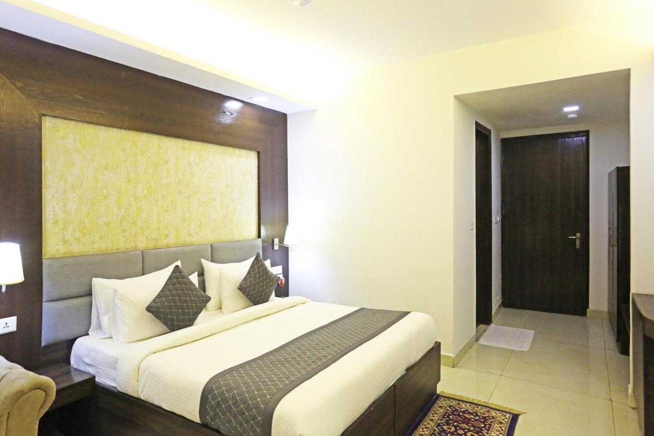Hotel Park Tree Near Delhi Airport New Delhi Exteriör bild